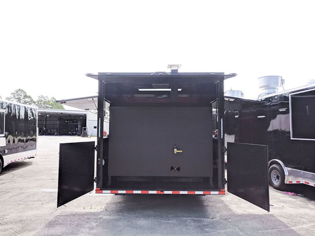 2025 Southern Dimensions 26'- Fully Loaded with Steam Tables & Smoker (SDG-339) - Image 4