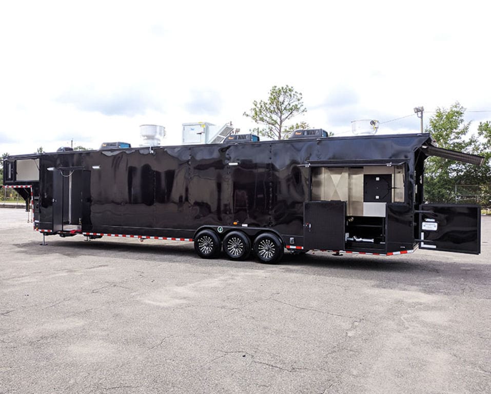 2025 Southern Dimensions 47'- Fully Loaded Gooseneck with smoker Gooseneck-ELIB OLE Hickory Pit (SDG-604) - Image 4